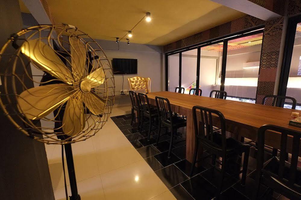 Everyday Bangkok Hostel Buitenkant foto